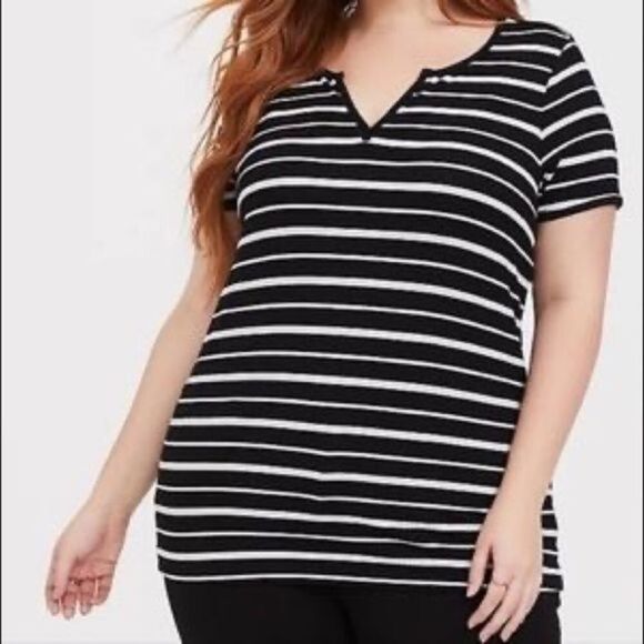 Torrid Black & White Striped T-Shirt - Picture 1 of 7